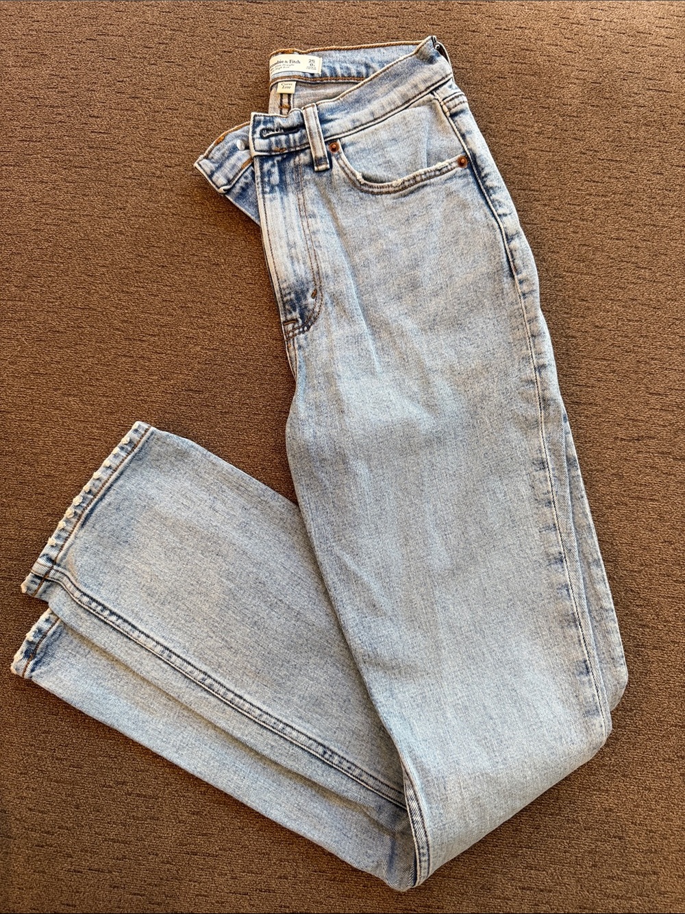 A&F slim straight ultra high rise